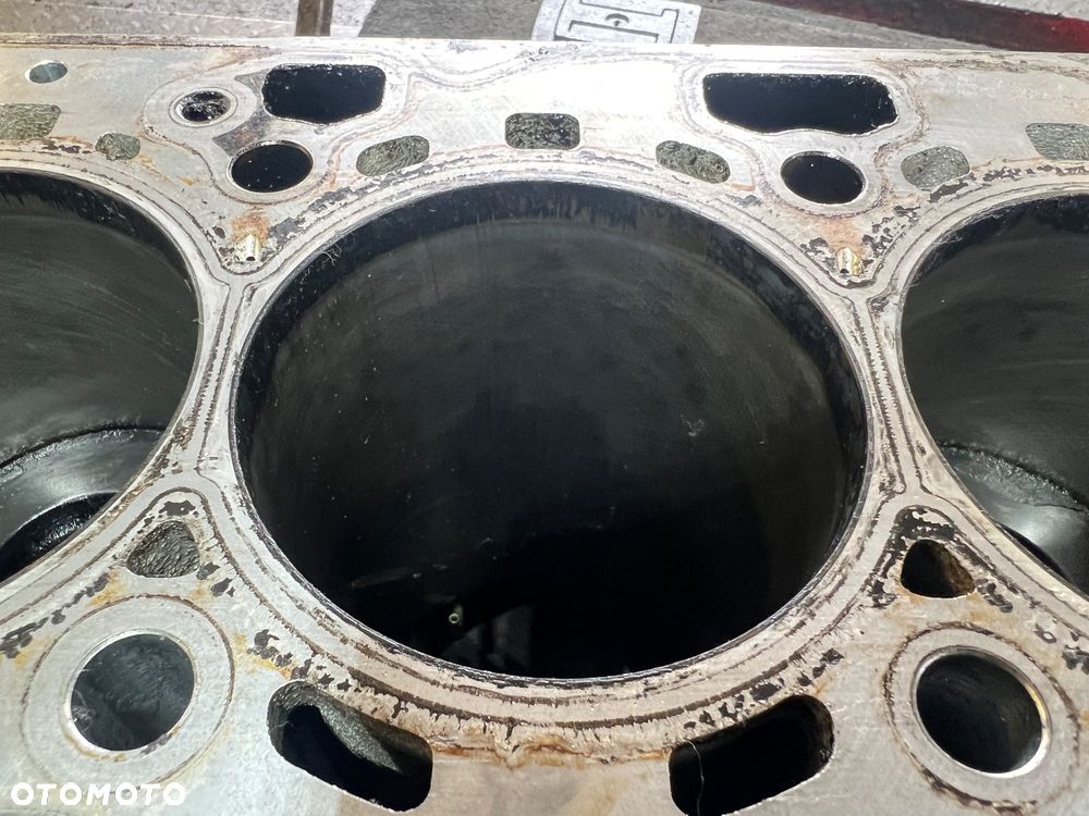 Blok silnika N47D20A kompletny ze stopami 2.0d 177KM - 9