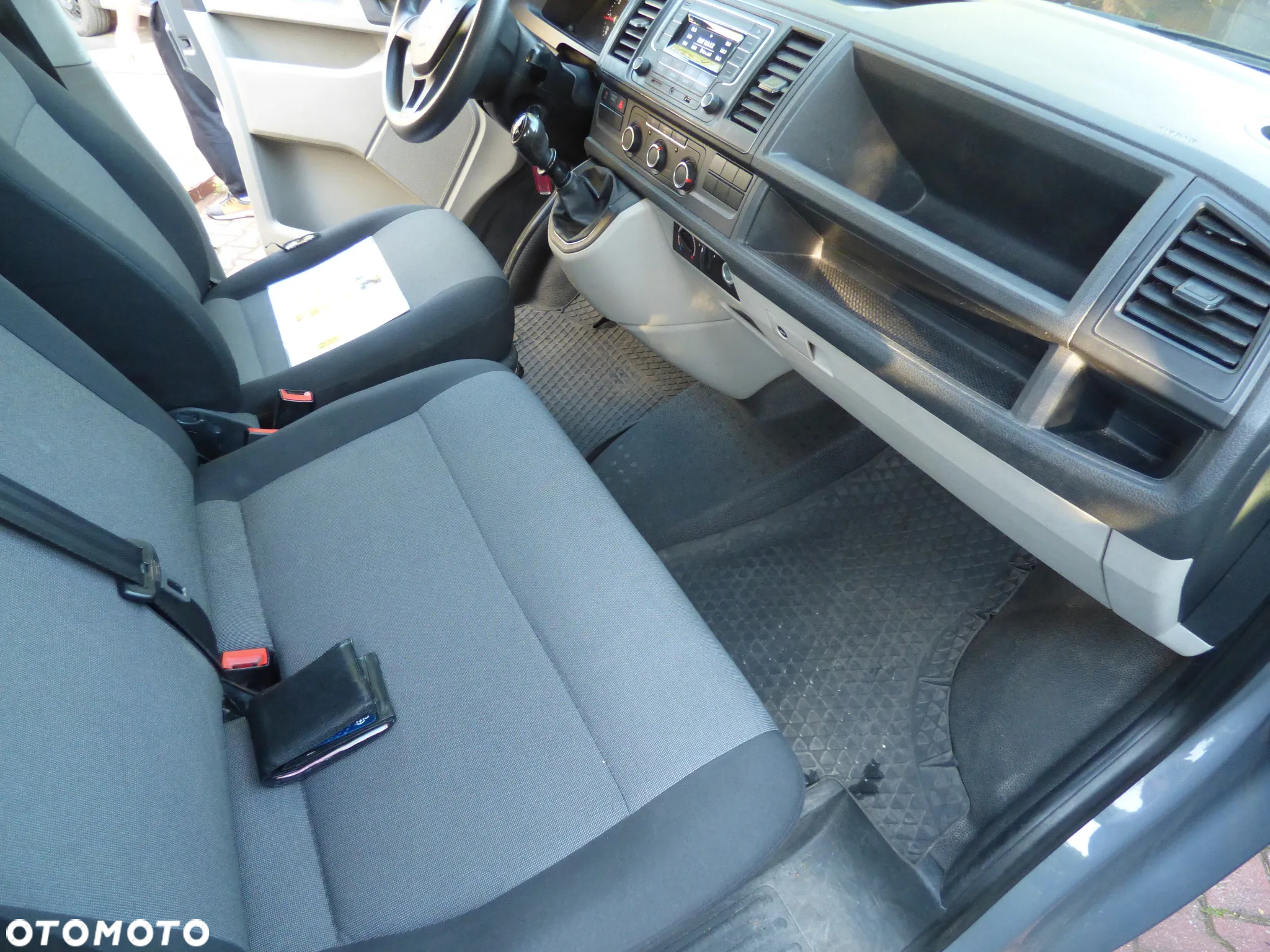 Volkswagen Transporter T6 TDI L2H1 - 12