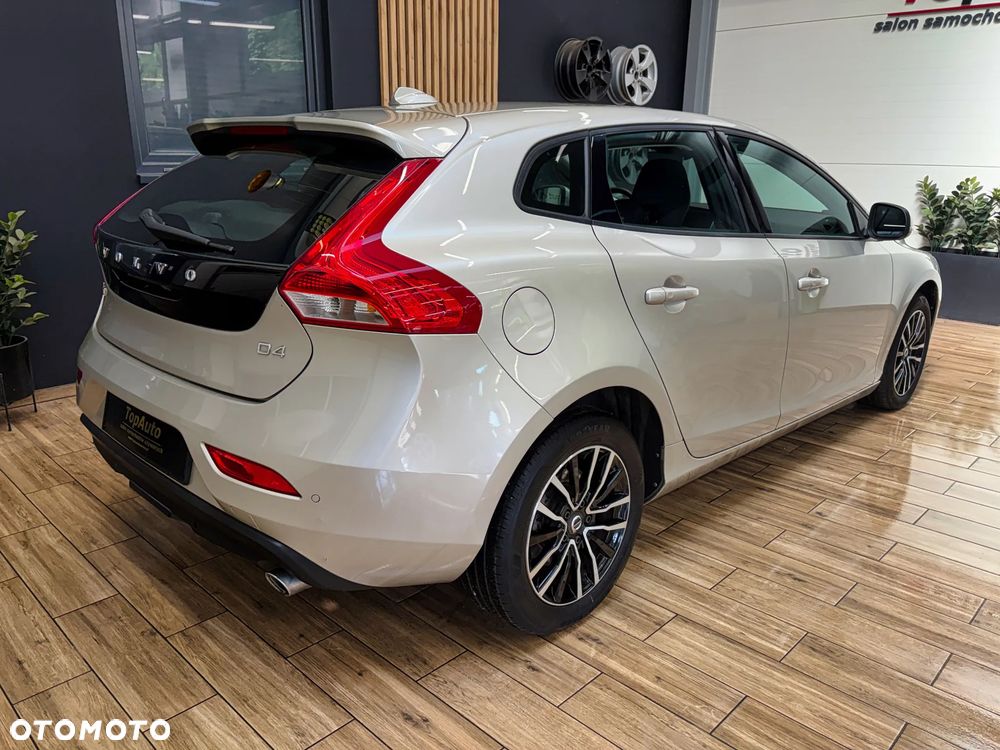 Volvo V40 D4 Geartronic Momentum - 7