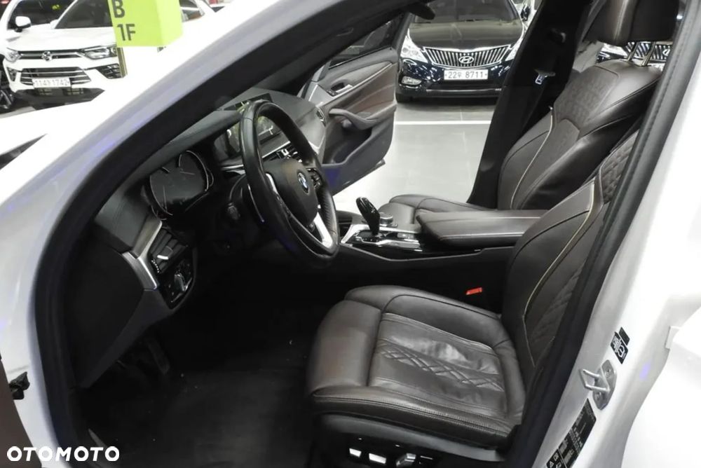 BMW Seria 5 530i M Sport Edition - 9