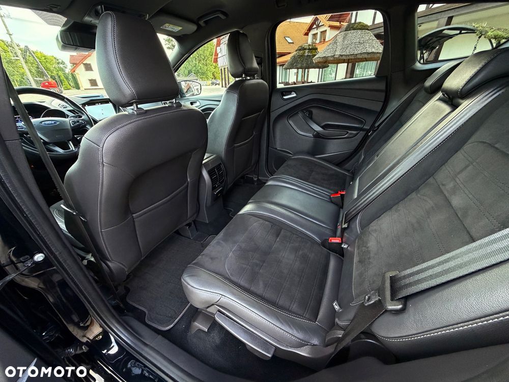 Ford Kuga 2.0 TDCi 4x4 ST-Line - 31