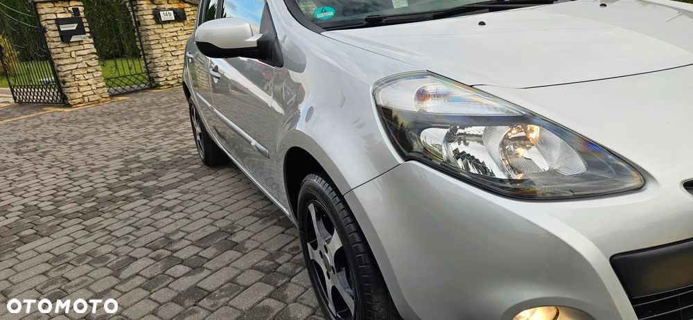 Renault Clio 1.2 16V 75 Expression - 15
