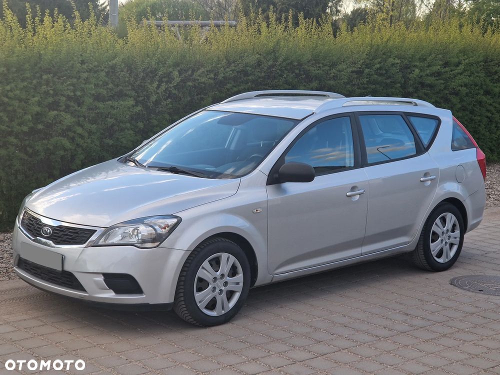 Kia Ceed - 12