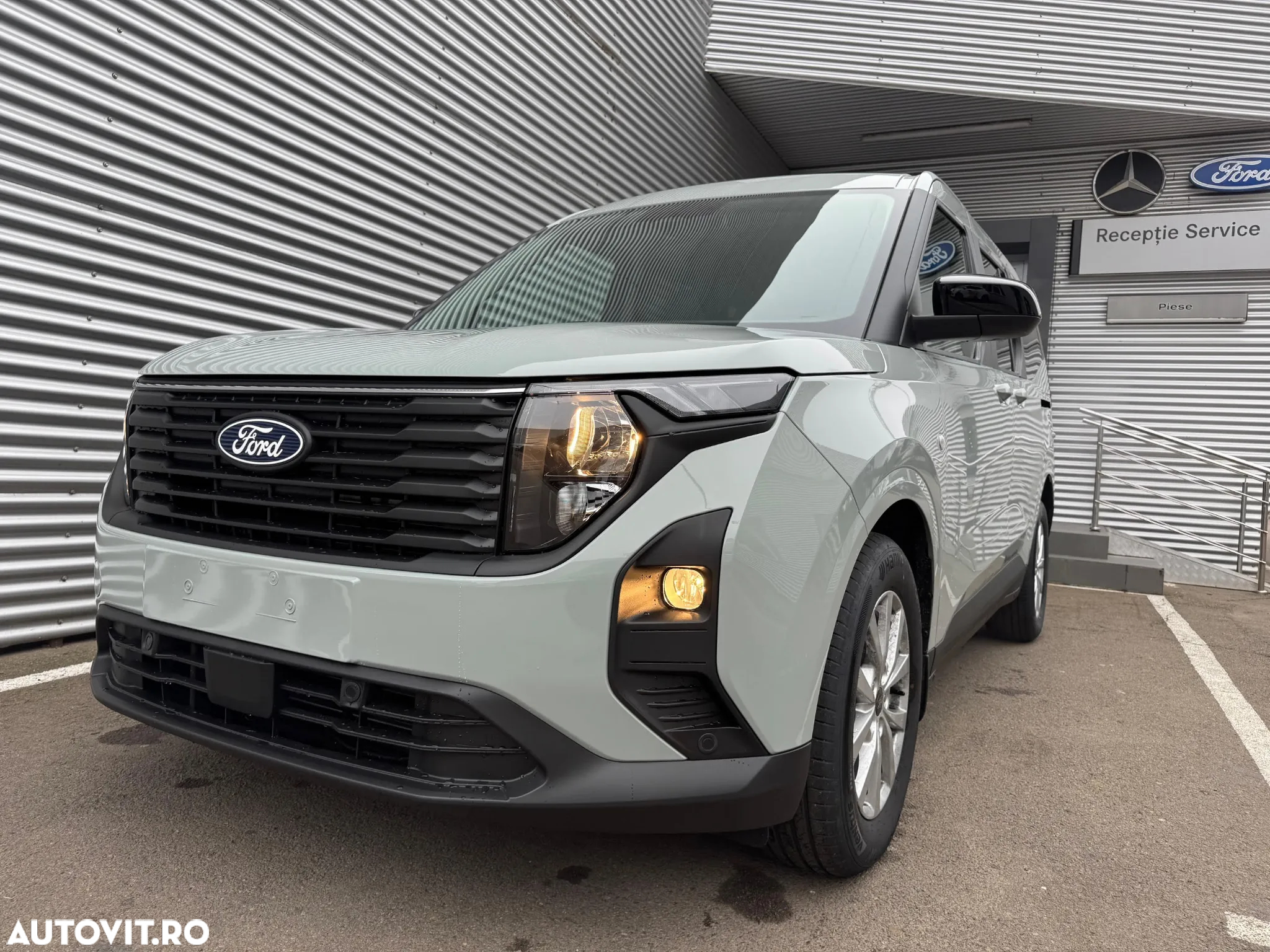 Ford Tourneo Courier - 10