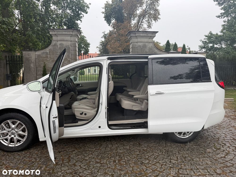 Chrysler Pacifica - 19