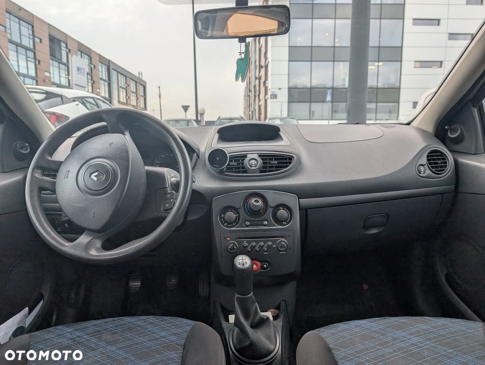 Renault Clio - 8