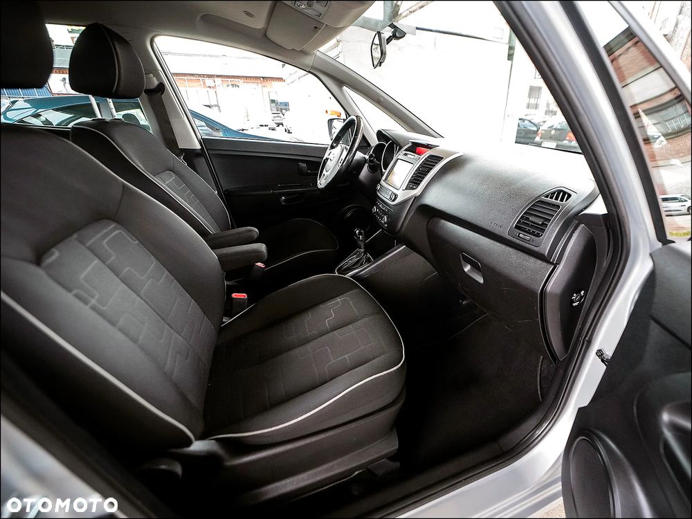 Kia Venga - 37
