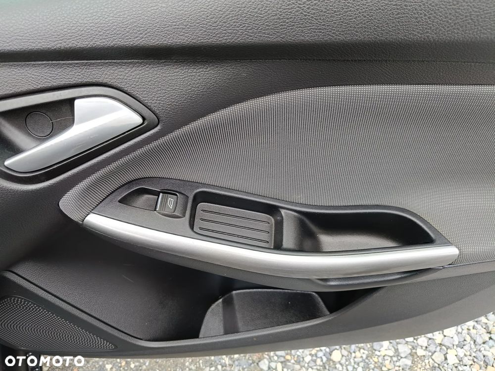 Ford Focus 1.6 Ambiente - 19