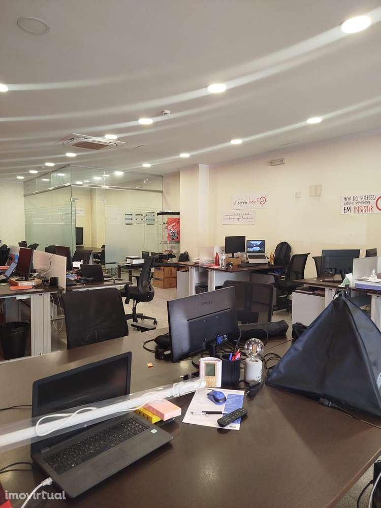 Escritório Premium com Garagem e Montra – Centro de Lisboa - Grande imagem: 3/27