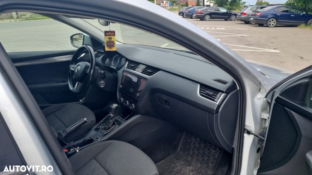 Skoda Octavia 1.6 TDI DSG Style - 8