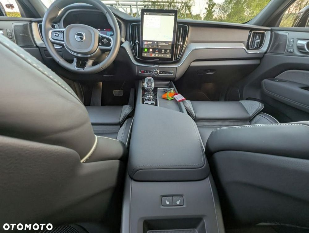 Volvo XC 60 B5 B AWD Plus Dark - 13