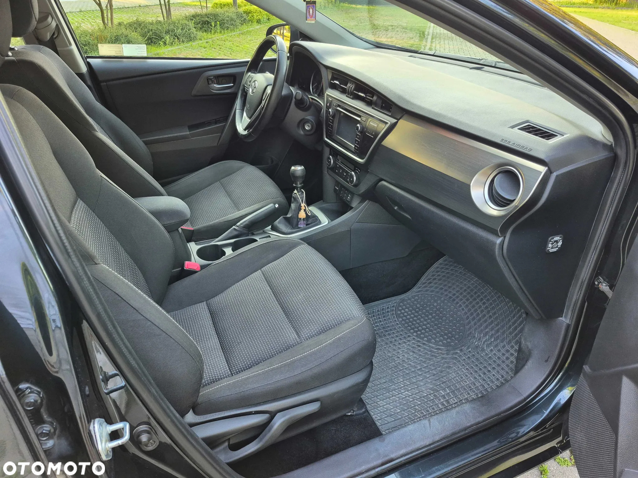 Toyota Auris 1.6 Premium Comfort - 14