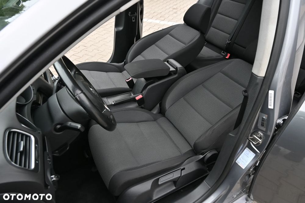 Volkswagen Golf 1.4 TSI DSG Individual - 27