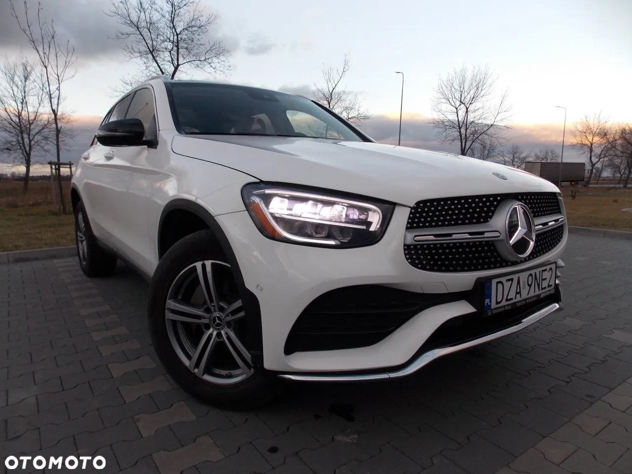 Mercedes-Benz GLC 300 4Matic 9G-TRONIC AMG Line Plus - 2