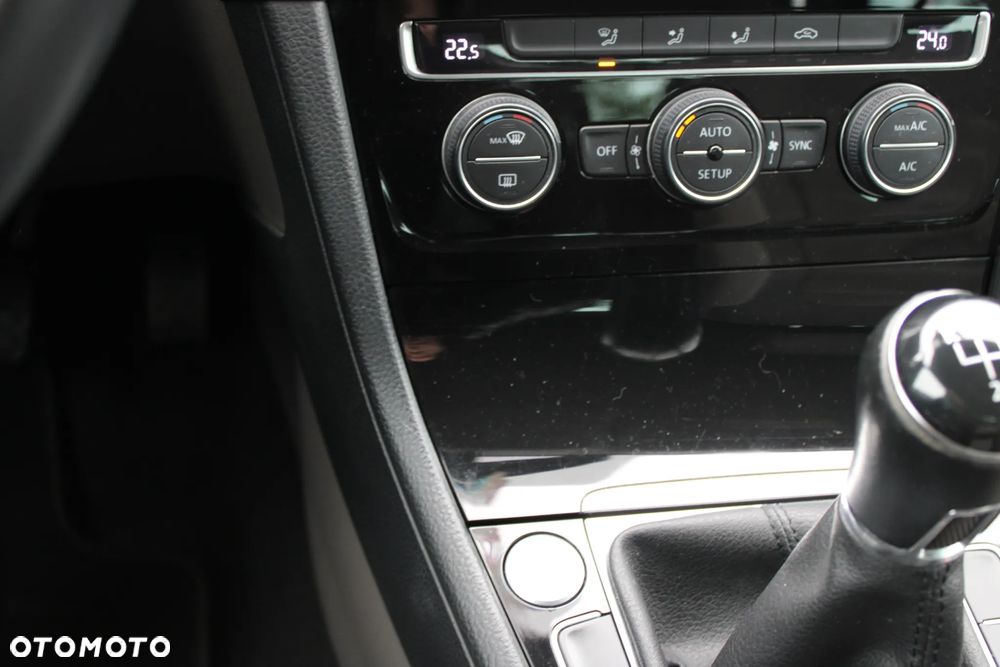 Volkswagen Golf 2.0 BlueTDI Highline - 30