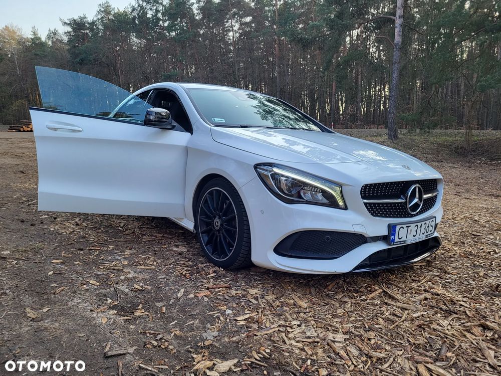 Mercedes-Benz CLA 220 4-Matic AMG Line - 9
