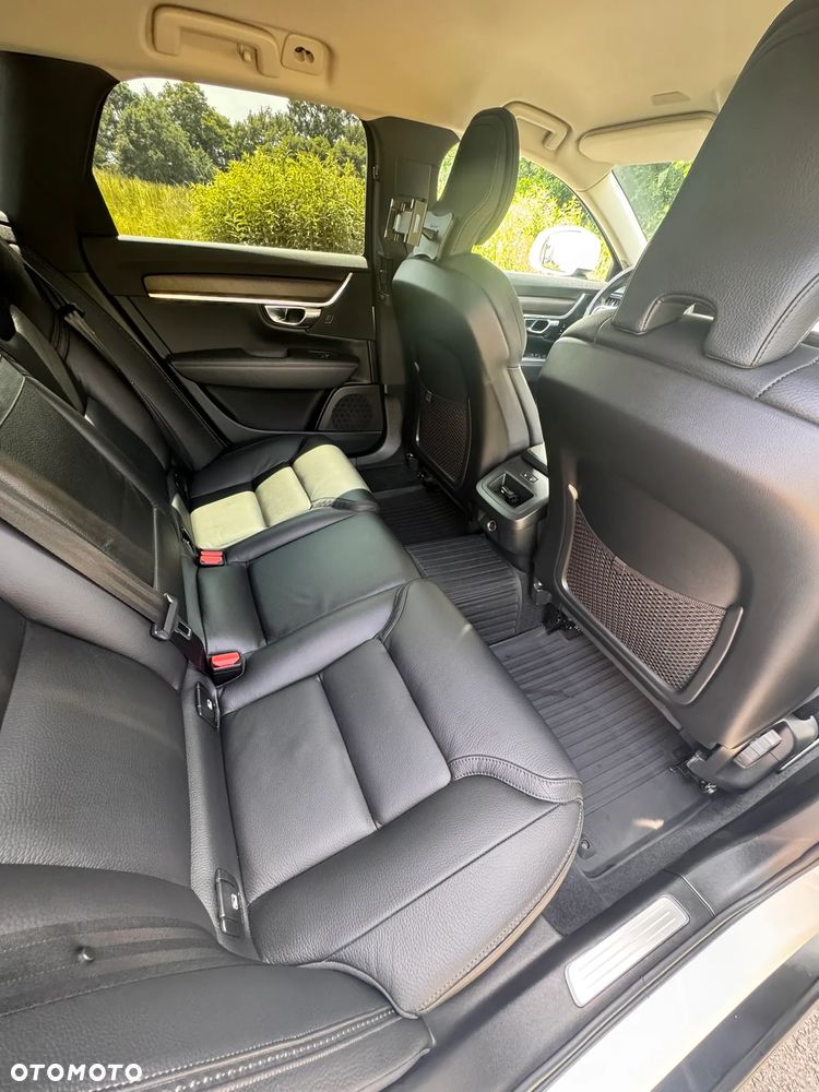 Volvo V90 D4 SCR Momentum Pro - 27