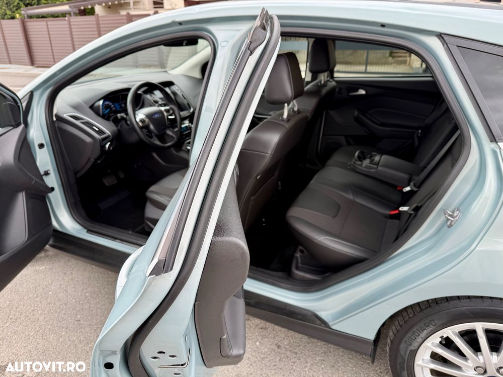 Ford Focus - 12