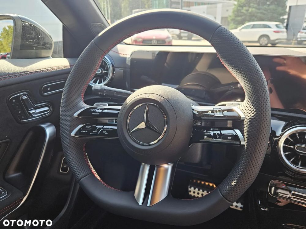 Mercedes-Benz CLA 250 e PHEV AMG Line 8G-DCT - 13