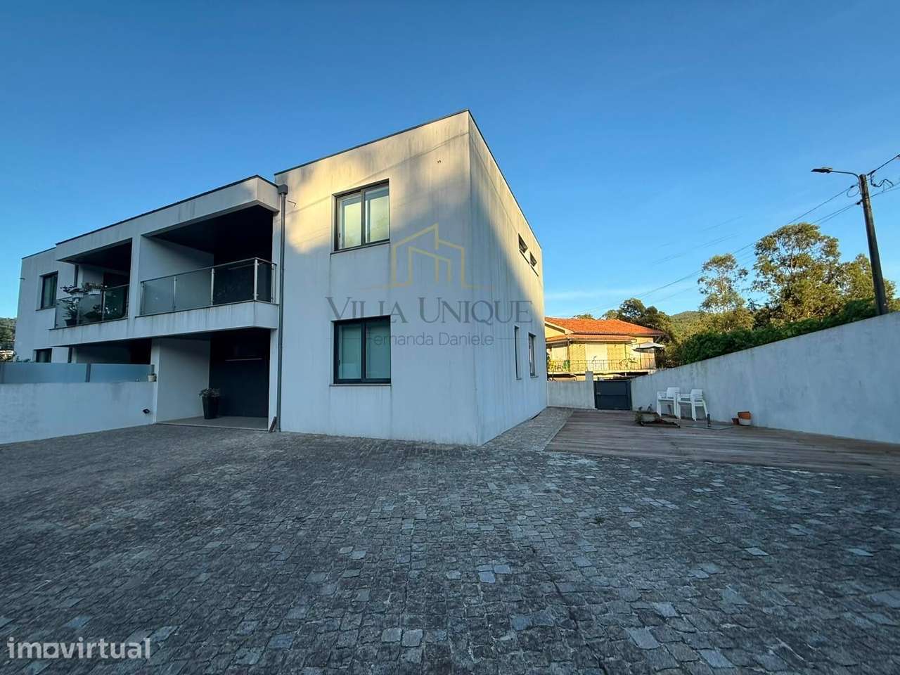 Moradia T4 Moderna com 3 Suítes em Terreno de 460m2 - Grande imagem: 3/32