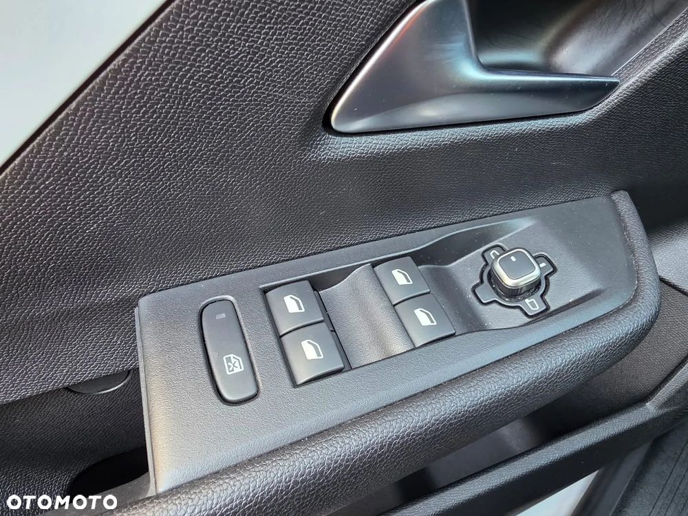Opel Astra 1.6 T Plug-in Hybrid GSe - 6