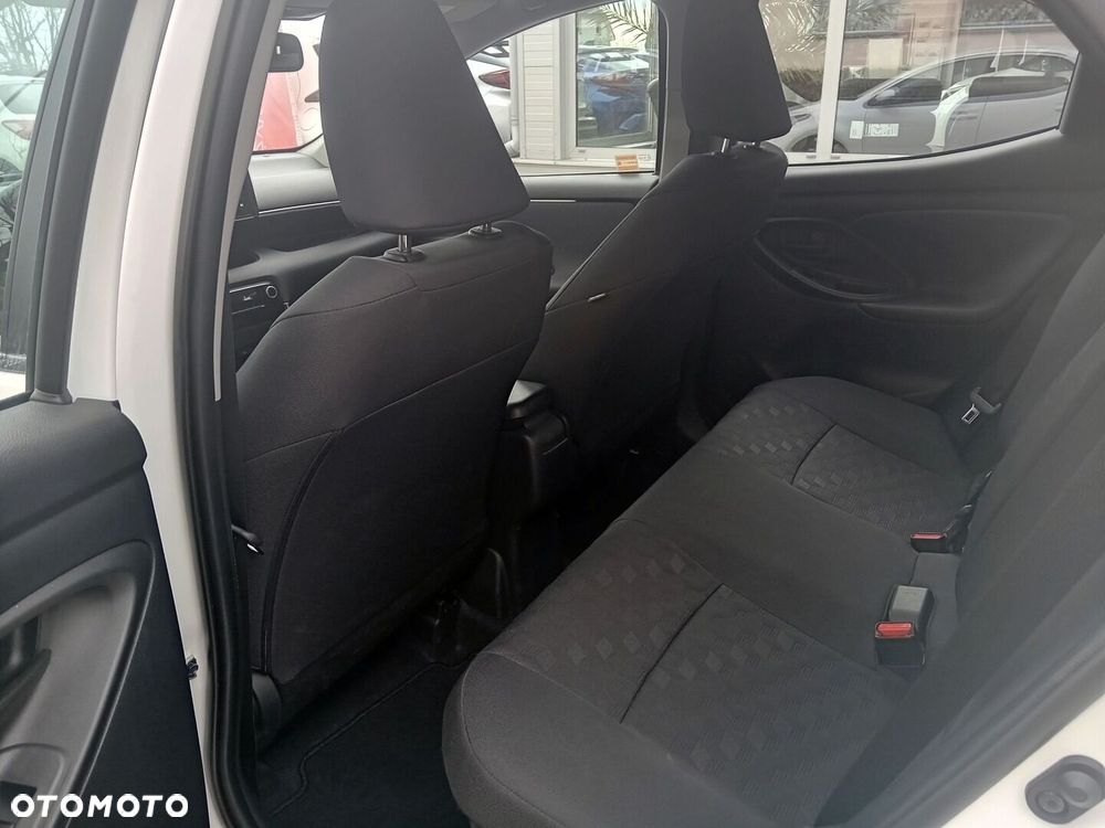 Toyota Yaris - 10