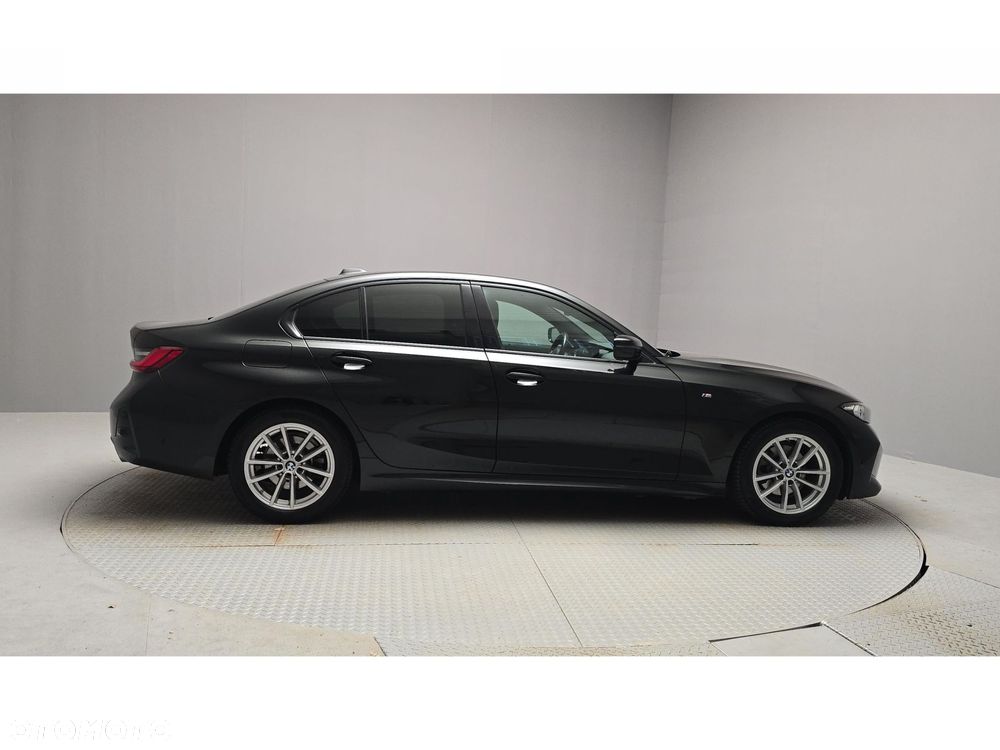 BMW Seria 3 320d xDrive mHEV M Sport - 6