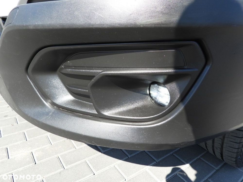 Iveco DAILY 35S16 SKRZYNIA 8 PALET TEMPOMAT LEDY AUTOMAT HI-MATIC KLIMATYZACJA  160KM - 22