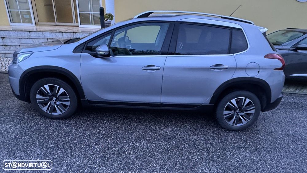 Peugeot 2008 1.2 PureTech Allure EAT6 - 3