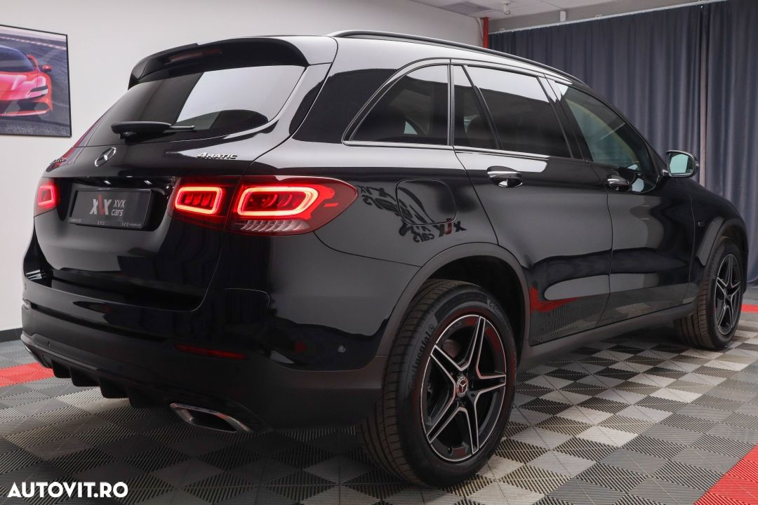 Mercedes-Benz GLC 300 de 4Matic 9G-TRONIC AMG Line Plus - 19