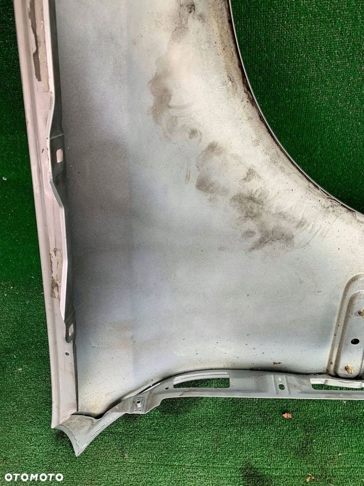Błotnik przód przedni lewy Mercedes-Benz C W203 srebrny WWA - 8