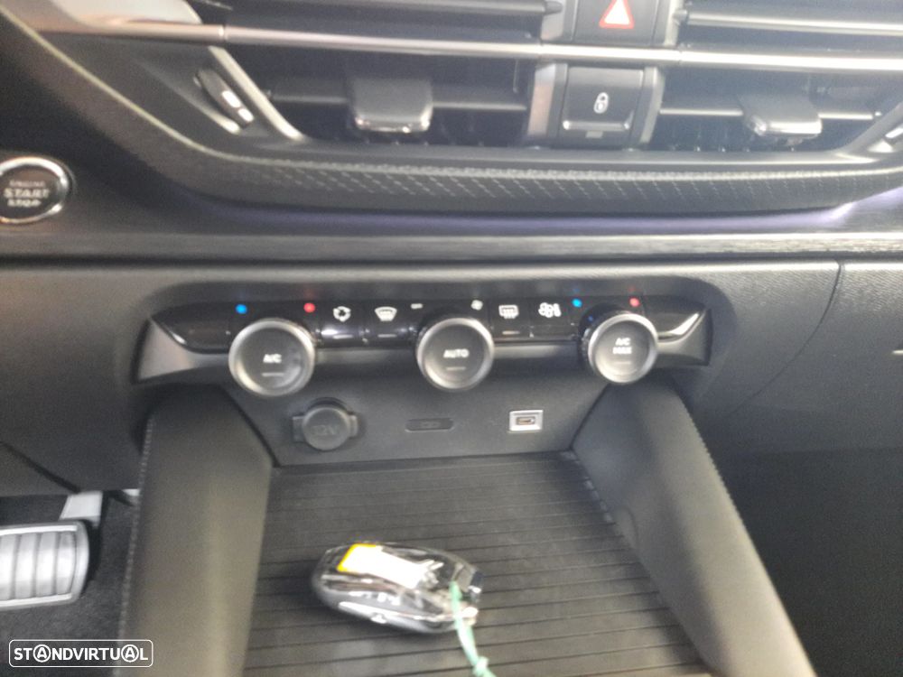 Citroën C5 X 1.6 Hybrid Shine e-EAT8 - 30