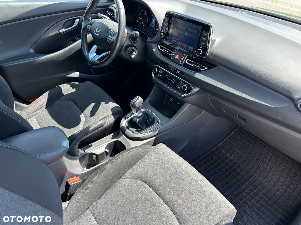 Hyundai i30 1.5 T-GDI 48V Smart - 9