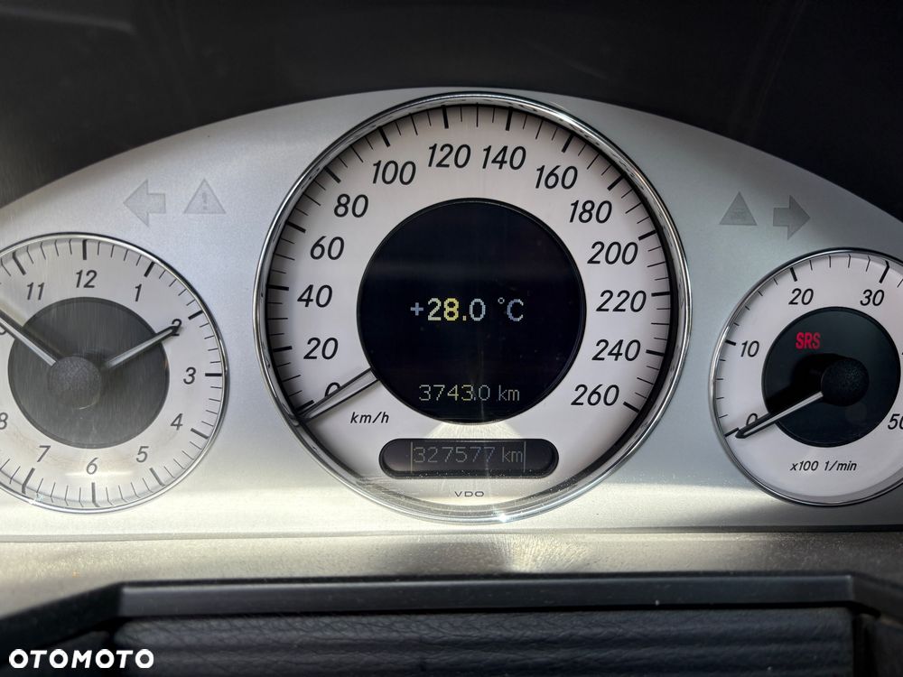 Mercedes-Benz Klasa E 220 CDI Automatik Avantgarde - 24