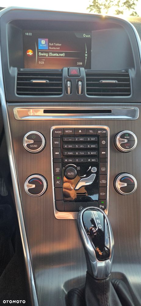 Volvo XC 60 D4 Geartronic Momentum - 16