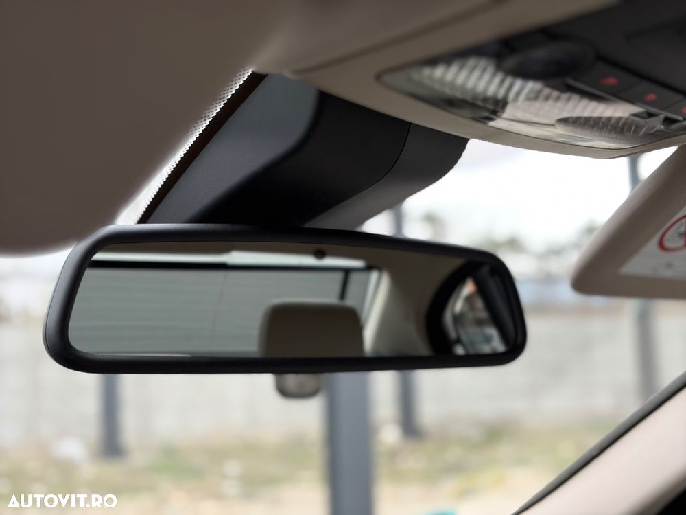 BMW Seria 5 520d Aut. Luxury Line - 22