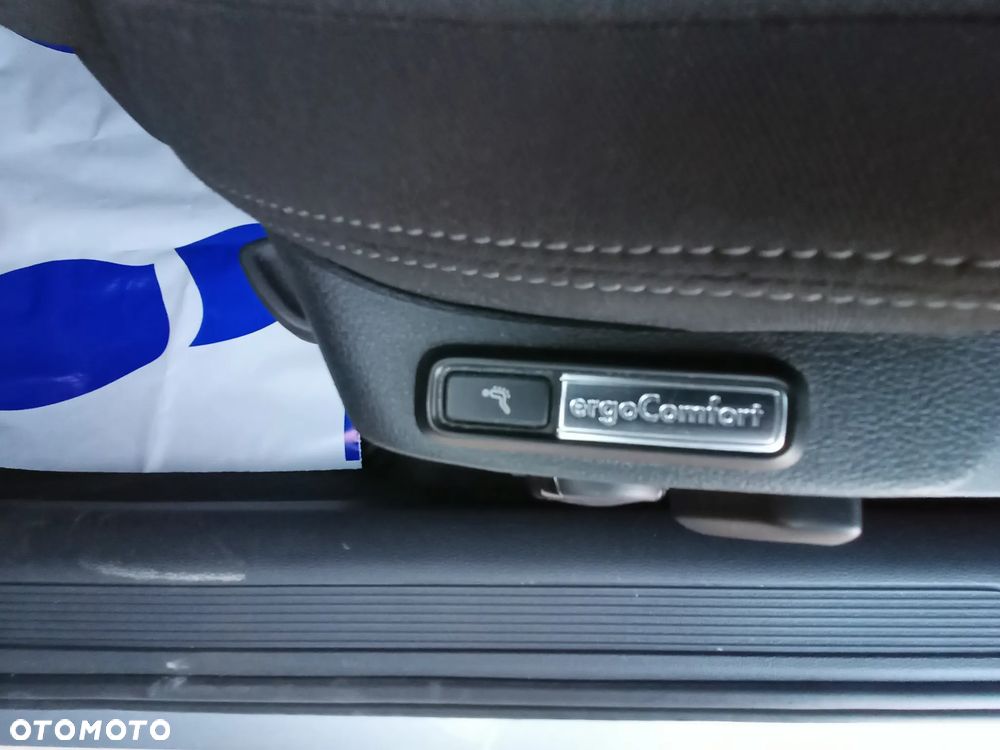 Volkswagen Passat Variant 2.0 TDI BMT Highline - 16