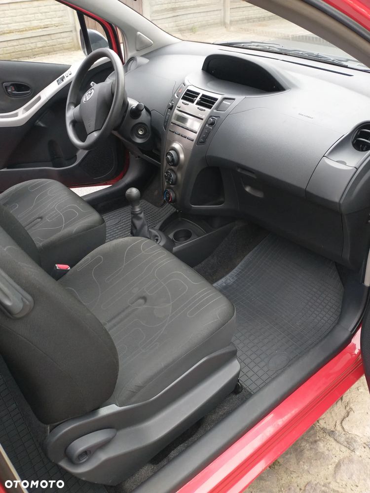 Toyota Yaris 1.0 Terra - 15