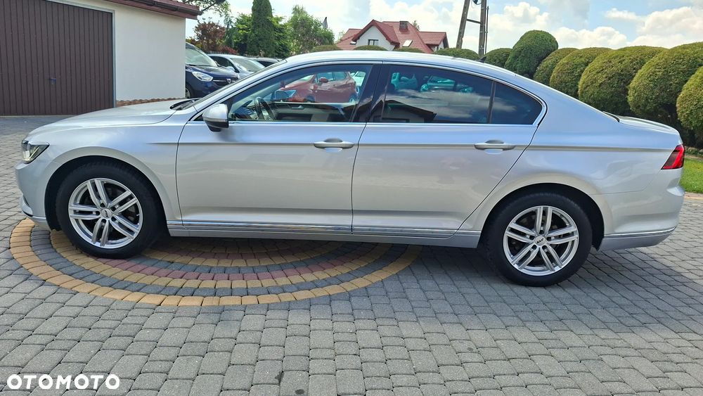 Volkswagen Passat 2.0 TDI (BlueMotion Technology) DSG Highline - 9