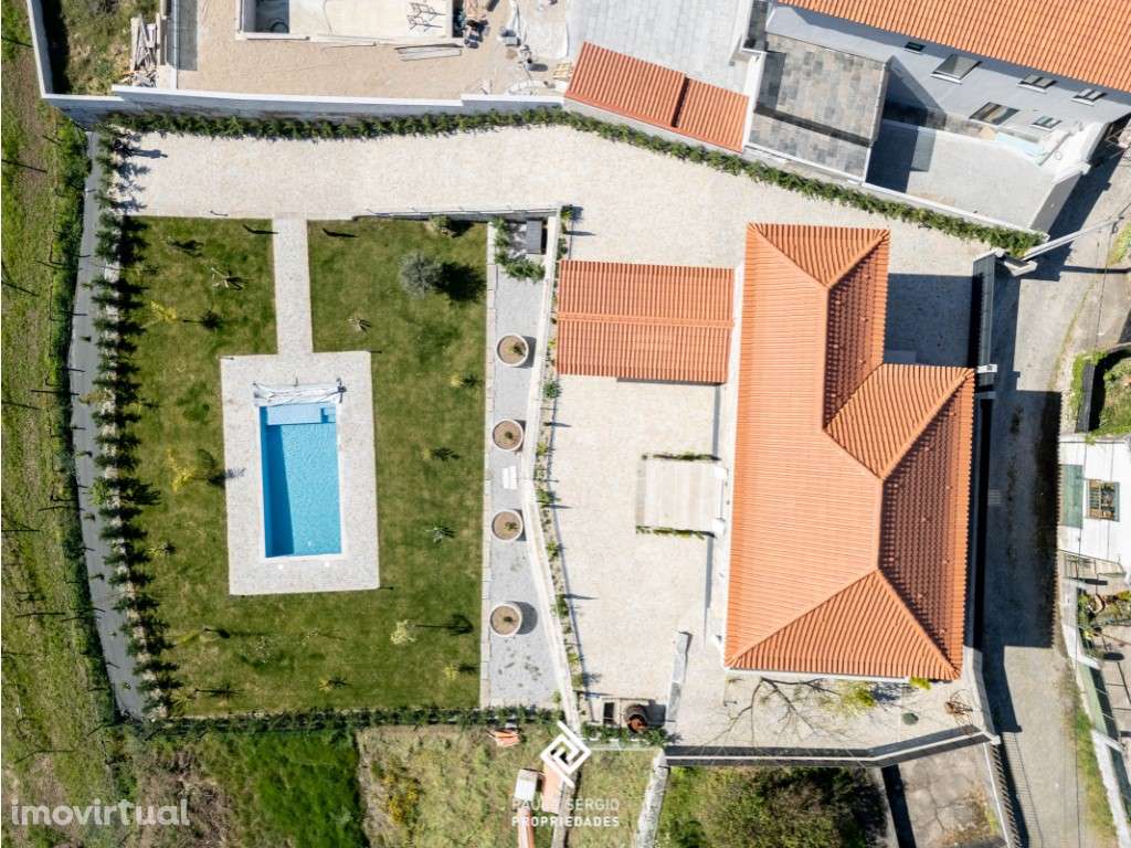 Moradia de campo dos anos 20, Felgueiras (Macieira da Lixa) - Grande imagem: 4/34