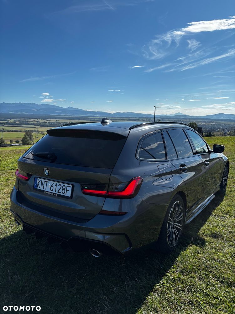 BMW Seria 3 330i - 5