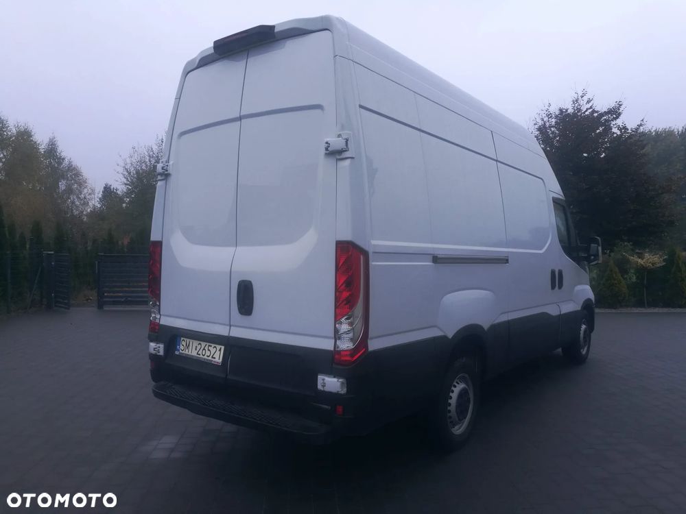 Iveco DAILY 35S130 L3H3 - 11