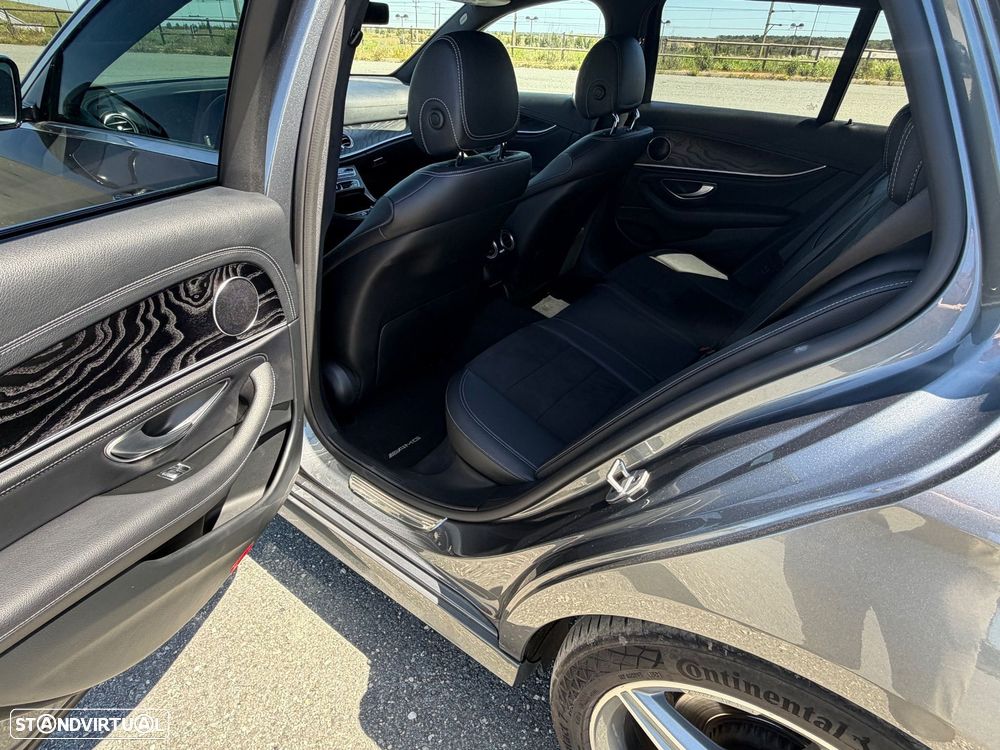 Mercedes-Benz E 220 d AMG - 16