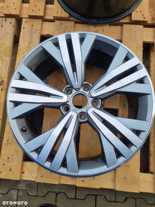 Oryginalna Felga Volkswagen 18" 3G0601025BK Passat