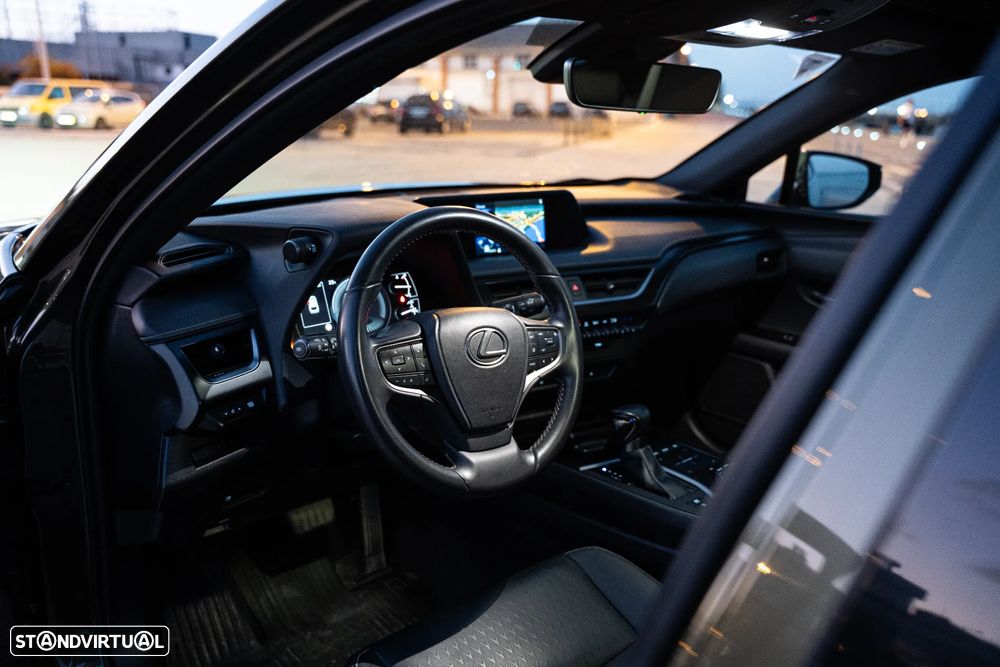Lexus UX 250h Special Edition (LCA) - 11