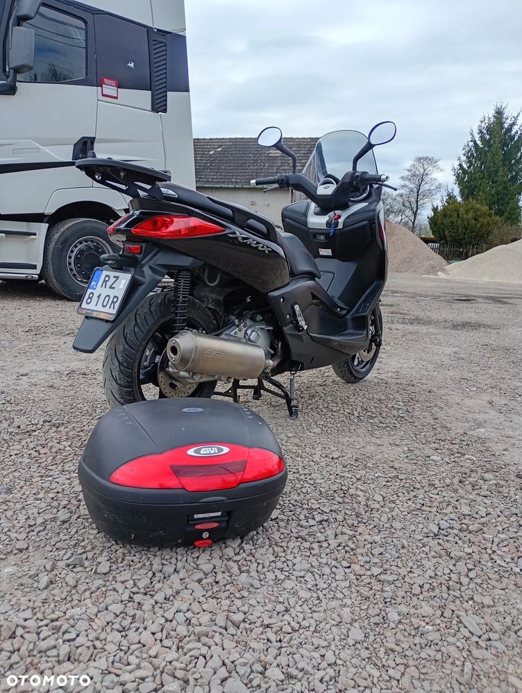 Yamaha X-max - 12