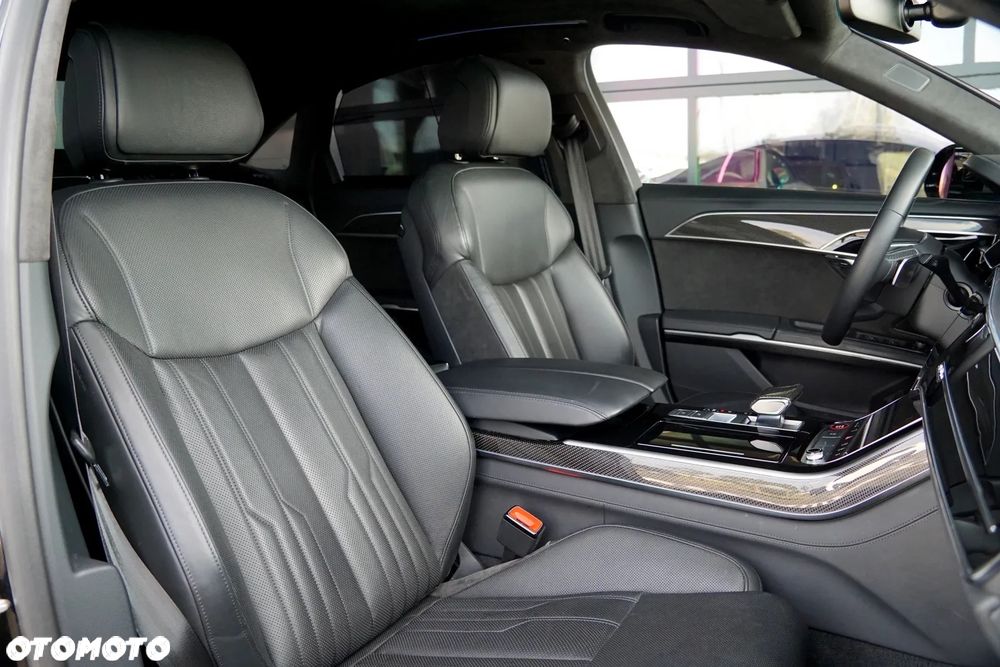 Audi S8 - 16