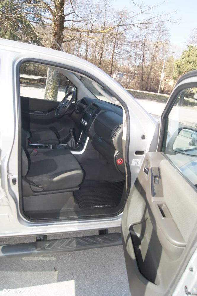 Nissan Navara 2.5 D SE Long - 11