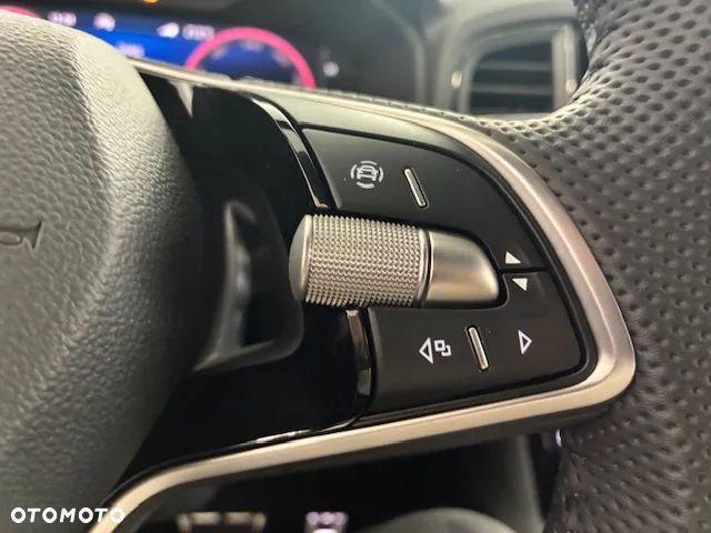 Skoda Karoq 1.5 TSI ACT Sportline DSG - 28