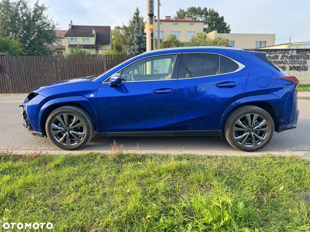 Lexus UX 300h F Sport - 4